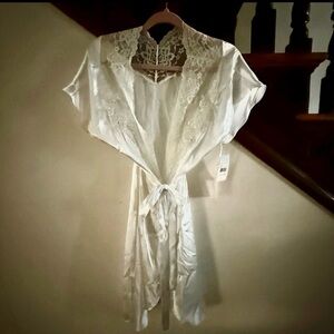 3/$25 Linea Donatella Ivory Satin & Lace Robe NWT  S/M Bridal Wedding Honeymoon